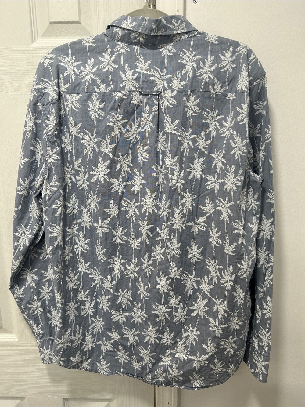 American Eagle Outfitters Blue & White Palm Print Button-Up Shirt - Picture 4 of 8